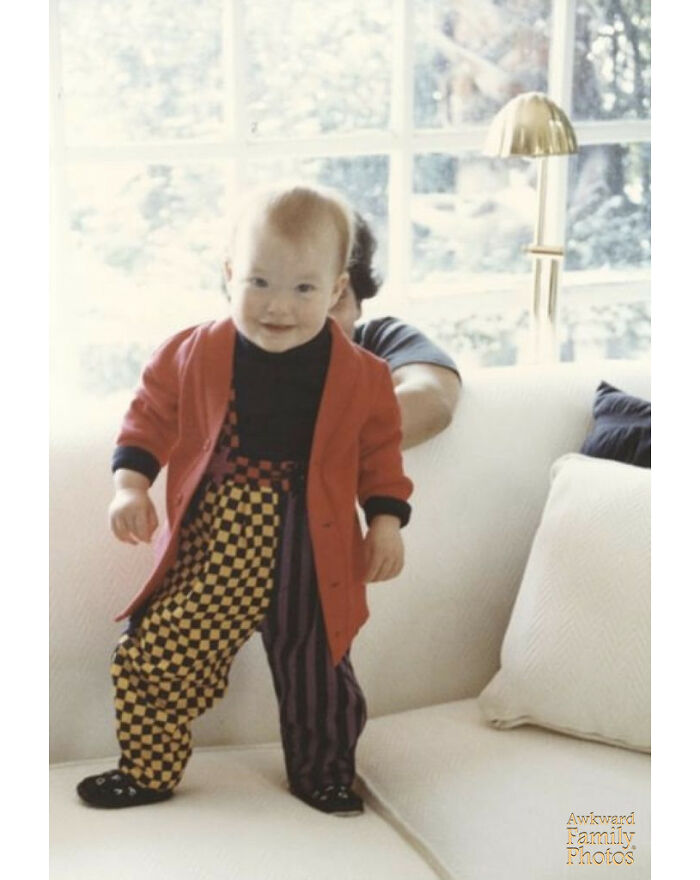 Era 1990 y mis padres me vistieron como artista de la new wave