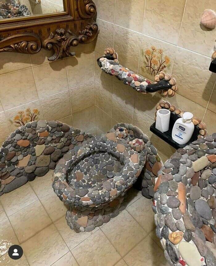 35 Of The Most Awful Homes Shared On The ‘That’s It, I’m Home Shaming’ Facebook Group (New Pics)