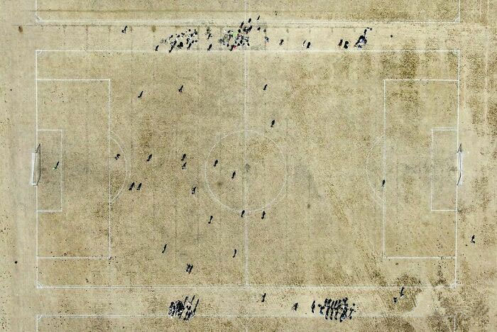 Partido amateur durante la ola de calor en Londres, 14 de Agosto de 2022
