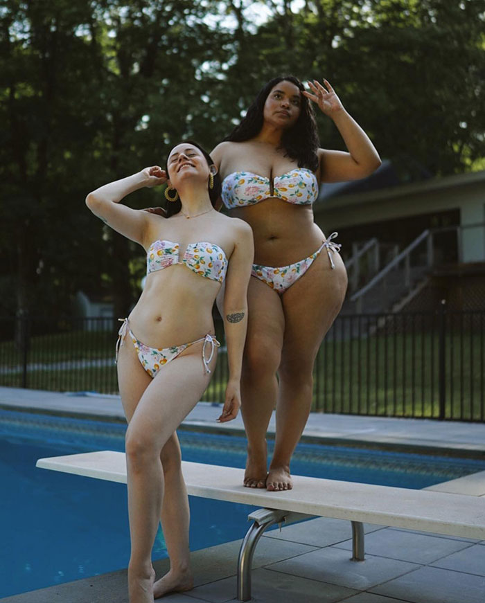 Two Friends Show How The Same Clothes Look On Their Different Bodies (30 New Pics)