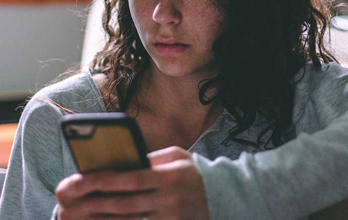 “¿Cuáles son esas señales de alarma en mujeres a las que los hombres deberían prestar atención?”: 20 mujeres responden