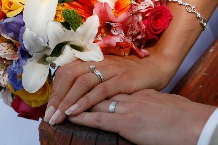 20 Historias de personas que fueron plantadas en el altar, o casi