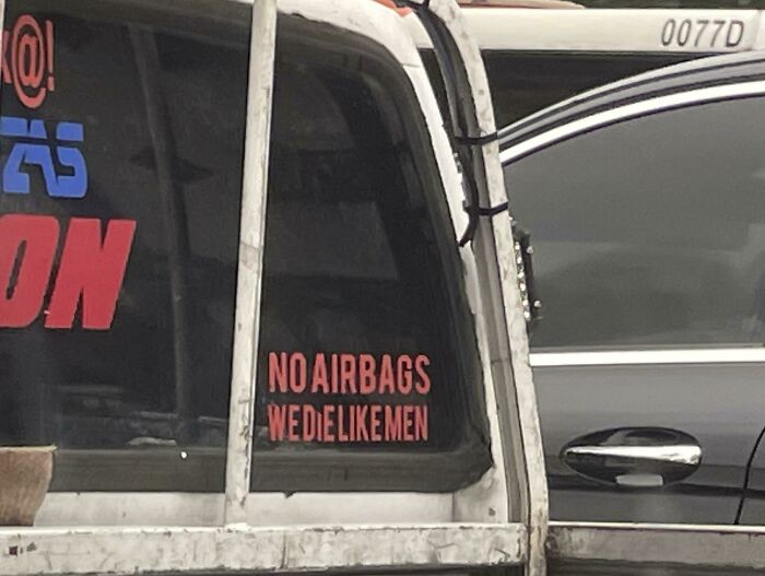 ¡Muere como un hombre!