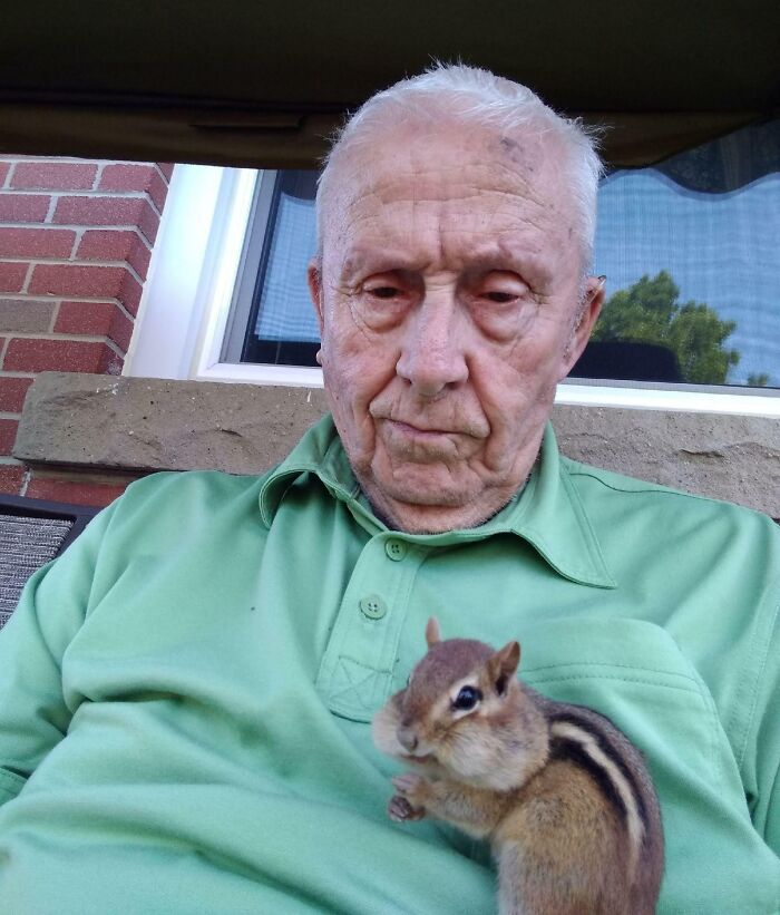 La primera selfie que se sacó mi abuelo con su nuevo teléfono