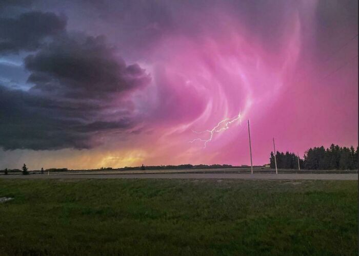 Foto de una tormenta sobre Edmonton, Canadá 