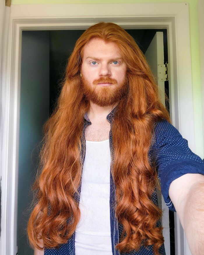 4 años de crecimiento del cabello sin cortes de pelo, ni siquiera recortes. Desde elúltimo año del instituto (2018), hasta ayer