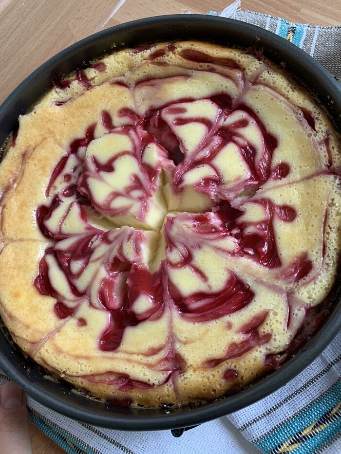 Cociné demasiado mi tarta de queso y creé la Fosa de las Marianas