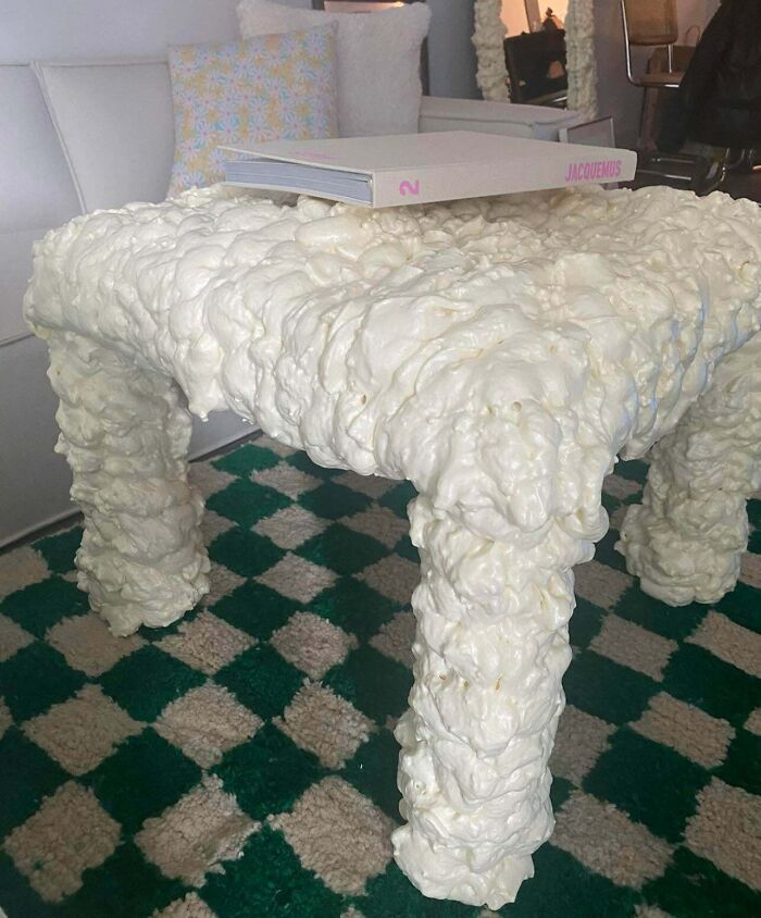 Completa el conjunto de nubes con esta "mesa de centro"