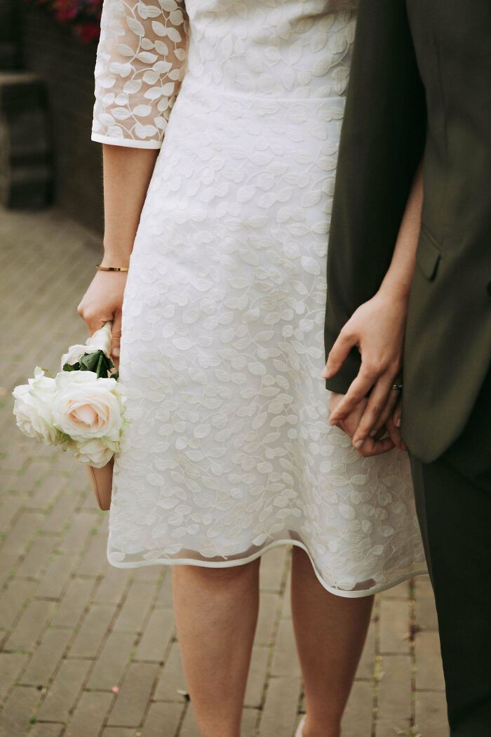 ¡Estoy muy orgullosa de mi vestido de novia hecho por mí misma para nuestra boda civil!