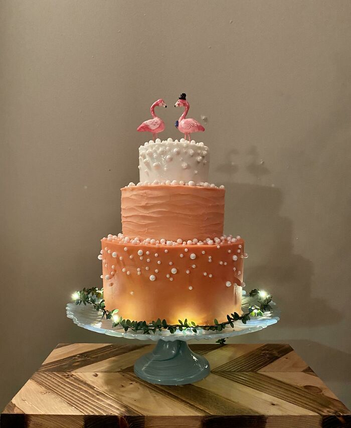 He empezado a practicar para mi pastel de boda casero :)
