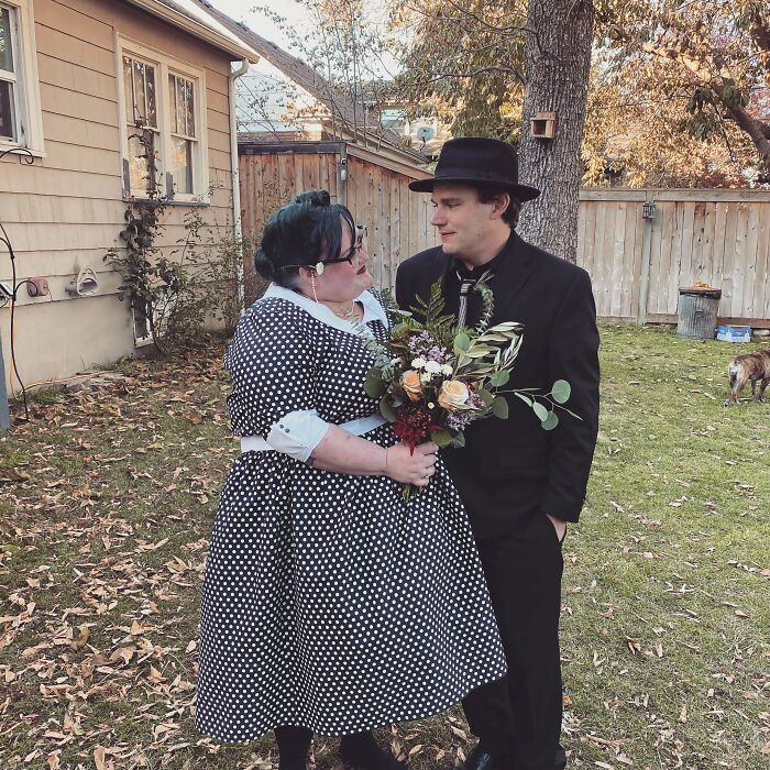 ¡Lo hicimos! ¡Hoy nos casamos oficialmente! Me hice el vestido y la prima de una amiga me peinó. Fue perfecto