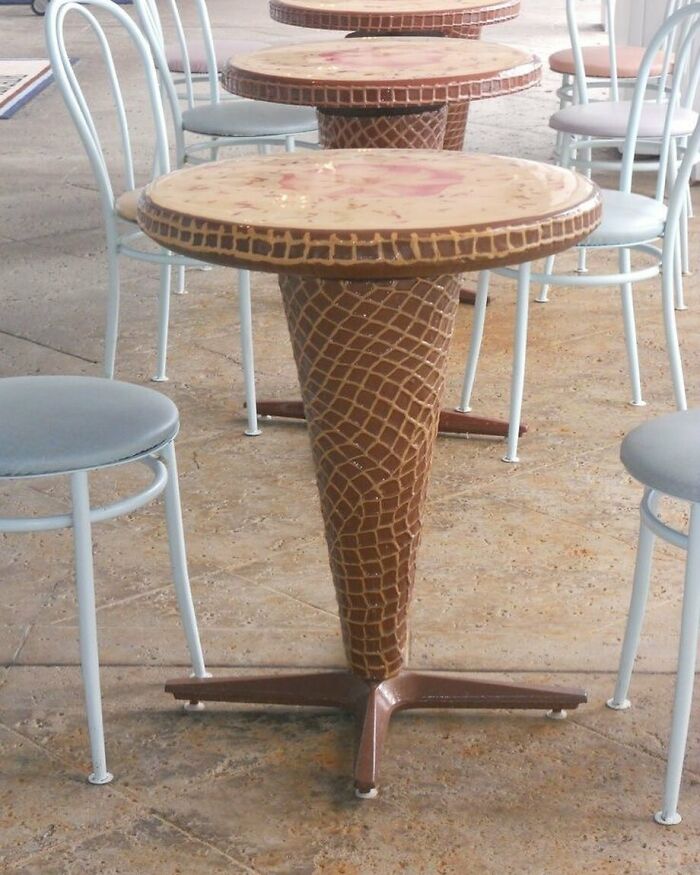 “Sorry For Design”: 50 Utterly Dreadful Designs Posted On This Instagram Account