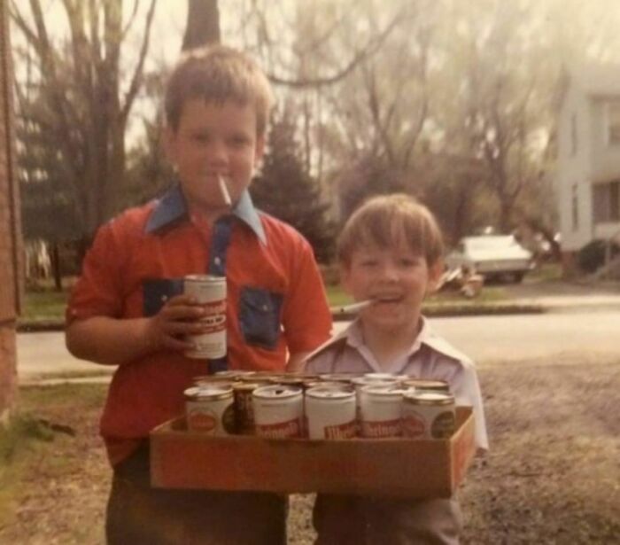Papá: Tomemos una foto que haga enojar a mamá. 1970