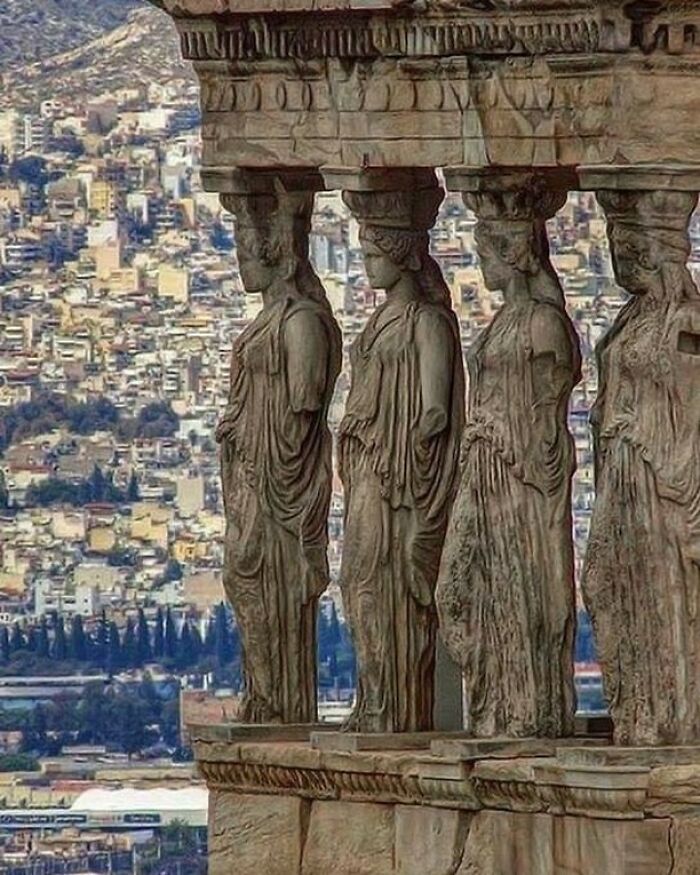 Las cariátides del Erecteion, en la Acrópolis de Atenas