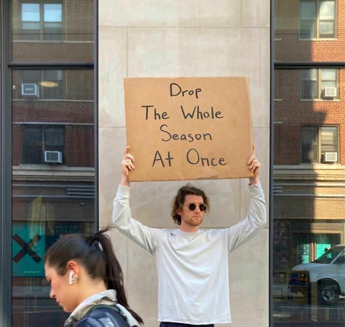 ‘Dude With Sign’ Has 8 Million Followers For Protesting Against Annoying Everyday Things With Funny Signs (30 New Pics)