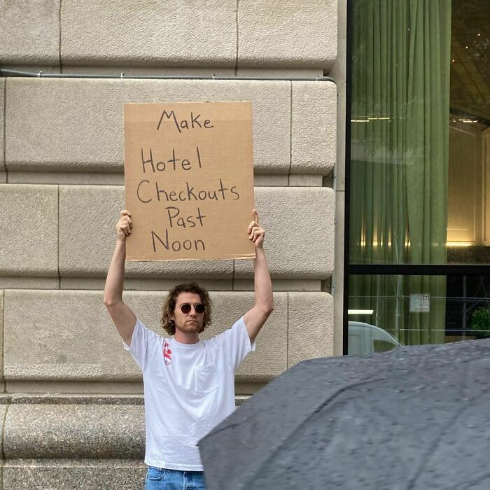 ‘Dude With Sign’ Has 8 Million Followers For Protesting Against Annoying Everyday Things With Funny Signs (30 New Pics)