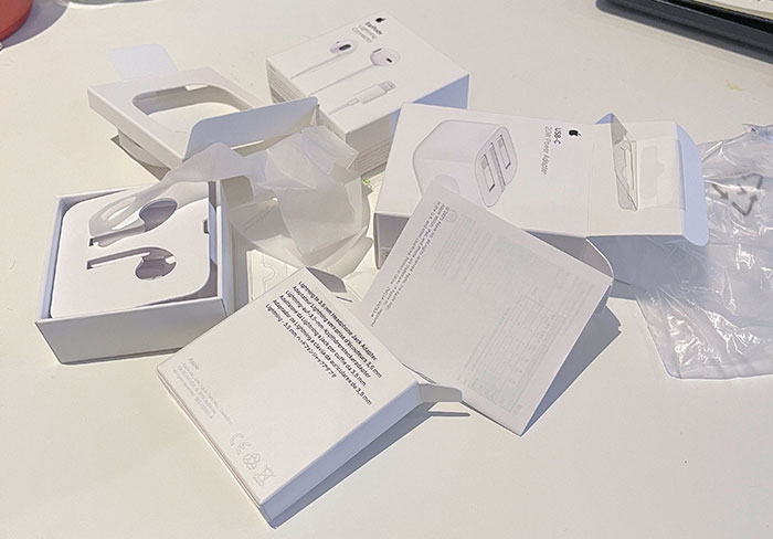 Cuando compras equipo adicional de iPhone esta es la cantidad de paquetes con la que te encuentras