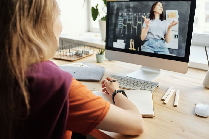20 Historias curiosas de profesionales sobre cosas que "no funcionan así"