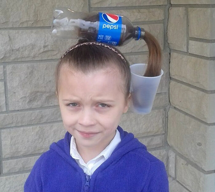 50 Pics Without Context That Get Weirder And Weirder The Longer You Look At Them, As Shared On This Online Group (New Pics)