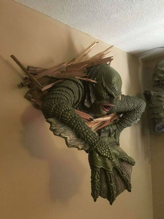 This Page Only Shares Horror-Related Content, And Here's 35 Of Their Best Posts