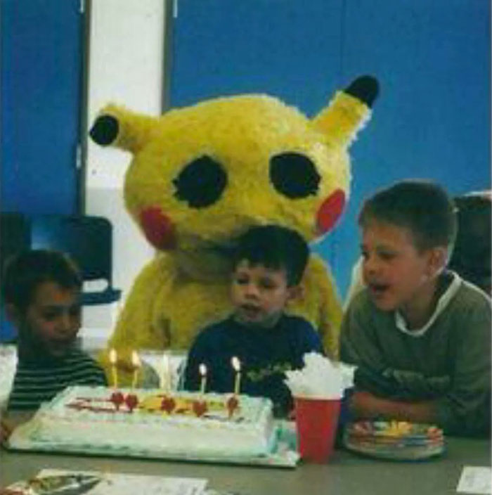 Apparently, There's A Dedicated Twitter Page Called "Cursed Images" And Here Are 30 Of The Weirdest Photos Posted On It