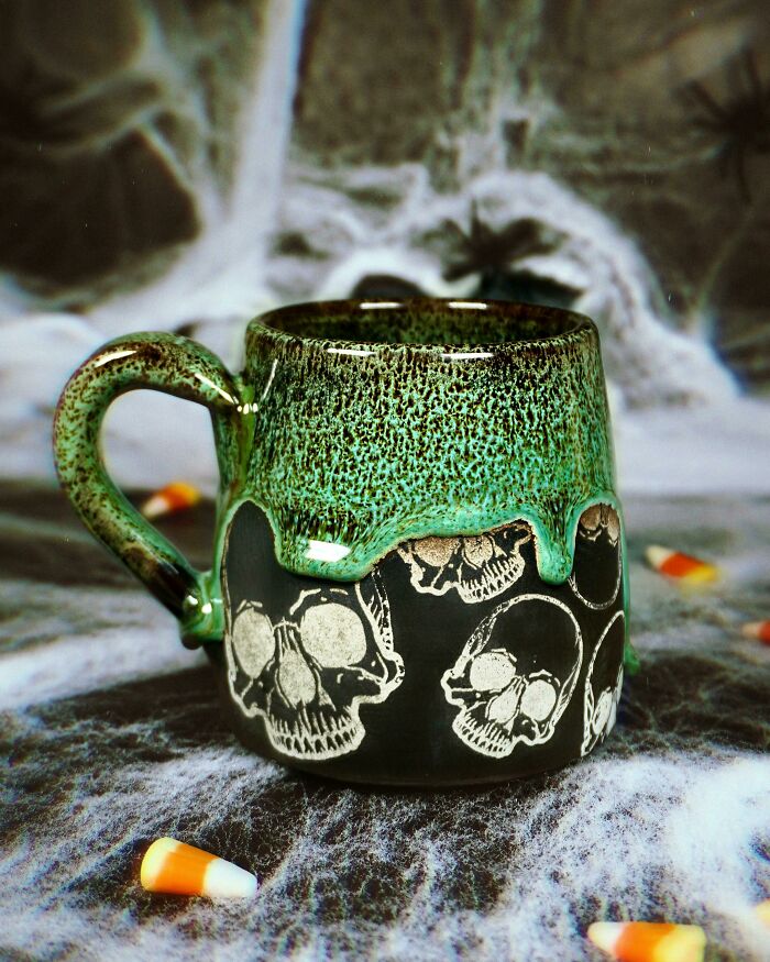 Me gusta demasiado hacer tazas con temáticas aterradoras