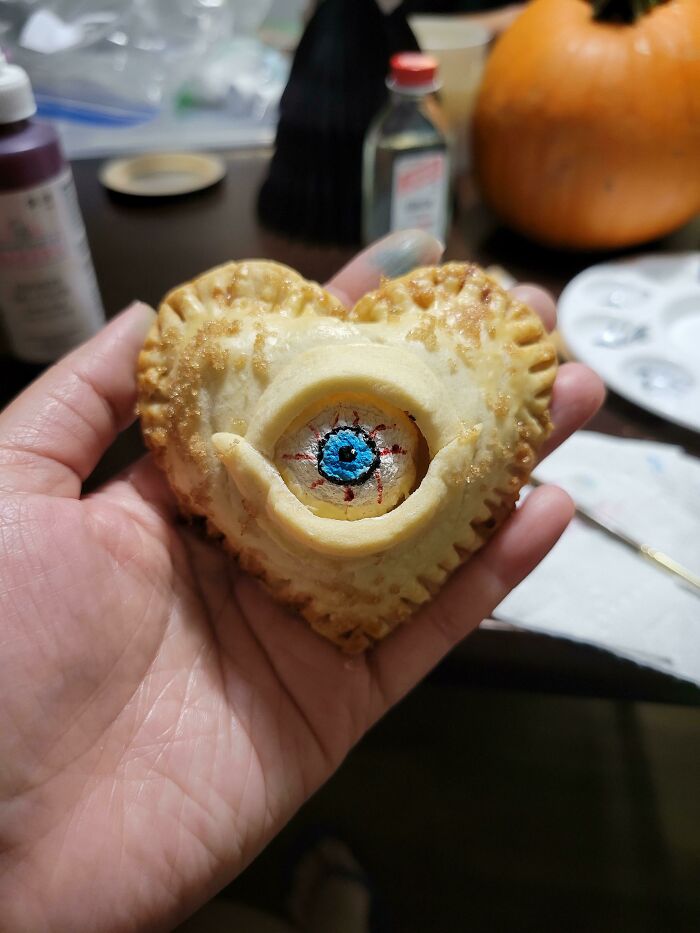 Pasteles con forma de corazón justo a tiempo para Halloween