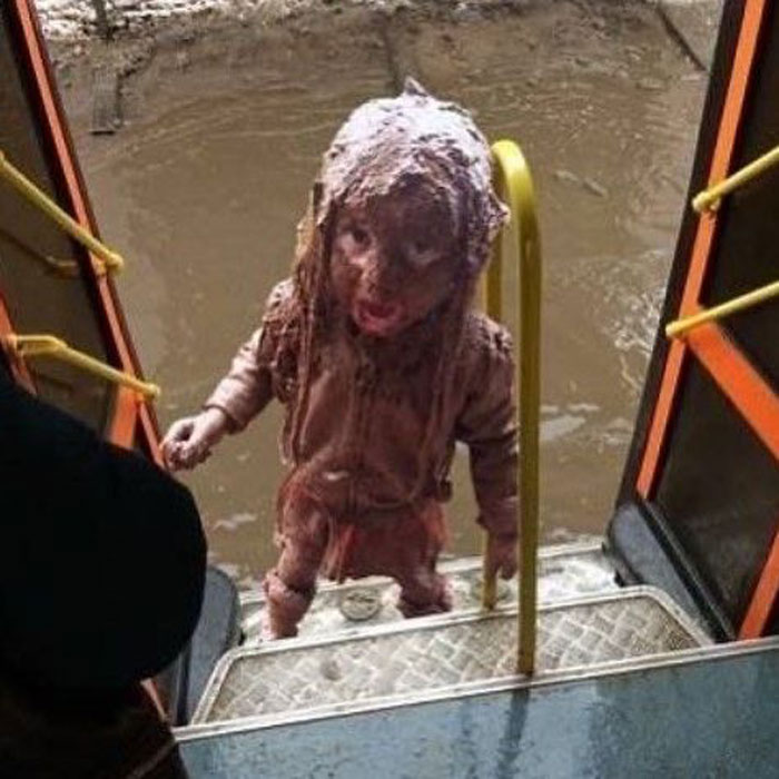 Apparently, There's A Dedicated Twitter Page Called "Cursed Images" And Here Are 30 Of The Weirdest Photos Posted On It