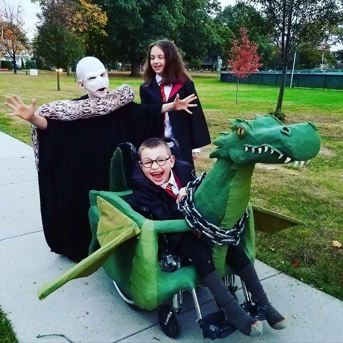Toda la pandilla. Hermione, Voldemort y Harry