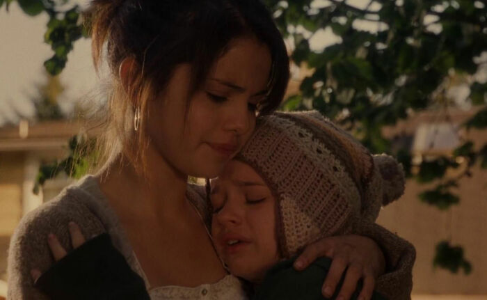 Selena Gomez y Joey King en Ramona y su Hermana (2010)