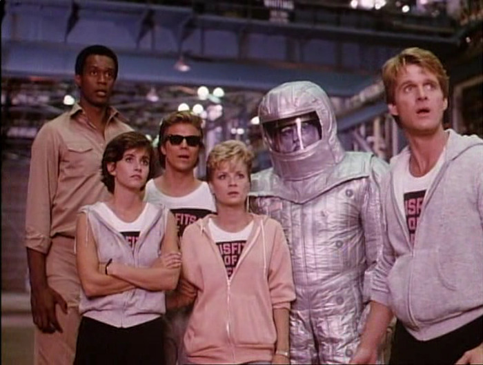 Courteney Cox en Los Rebeldes de la Ciencia (1985)