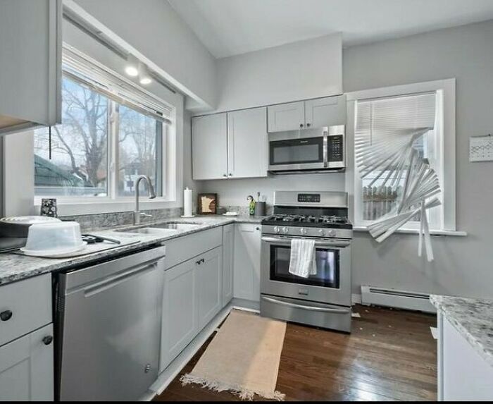Real Estate Fails: ‘The Broke Agent’ Pokes Fun At The Most Hectic Homes, And Here Are 40 Of The Worst Of Them (New Pics)