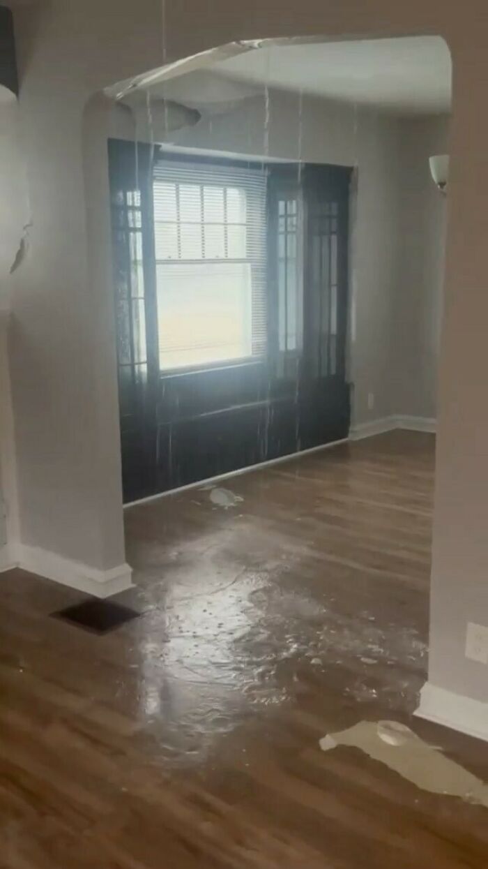Real Estate Fails: ‘The Broke Agent’ Pokes Fun At The Most Hectic Homes, And Here Are 40 Of The Worst Of Them (New Pics)