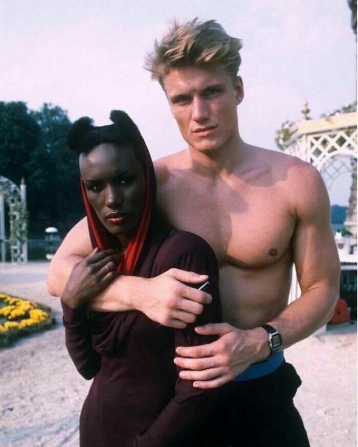 Grace Jones y Dolph Lundgren, 1985