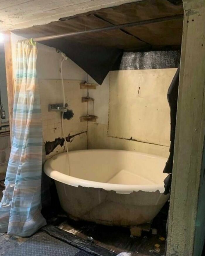 Real Estate Fails: ‘The Broke Agent’ Pokes Fun At The Most Hectic Homes, And Here Are 40 Of The Worst Of Them (New Pics)