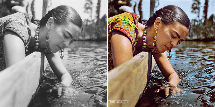 Frida Kahlo en un pequeño barco en Xochimilco, México, fotografiada en 1936