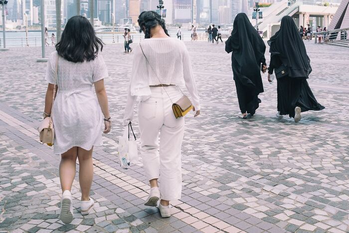 35 Lucky Accidents Captured By Street Photographer Edas Wong (New Pics)