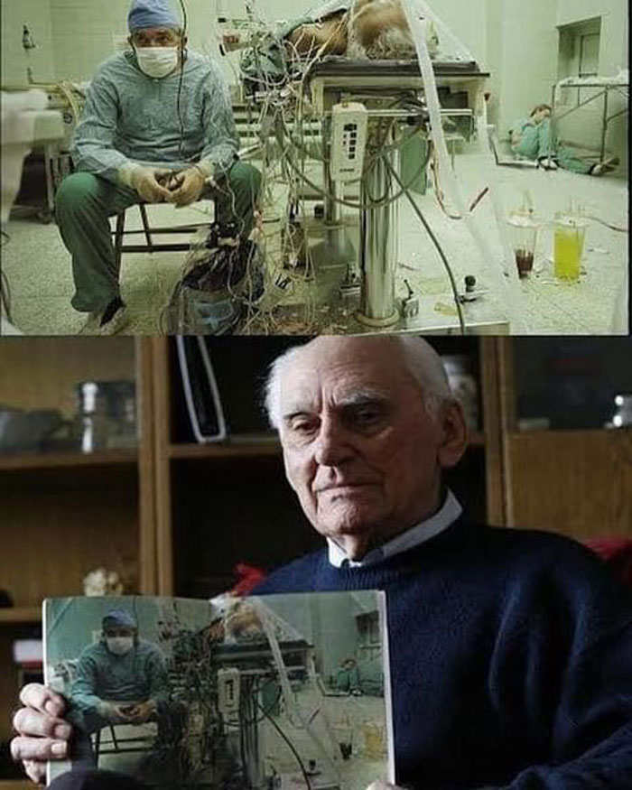 Una imagen del Dr. Religa revisando las constantes vitales de su paciente después de completar un trasplante de corazón de 23 horas de duración. Su asistente duerme en la esquina. 1987