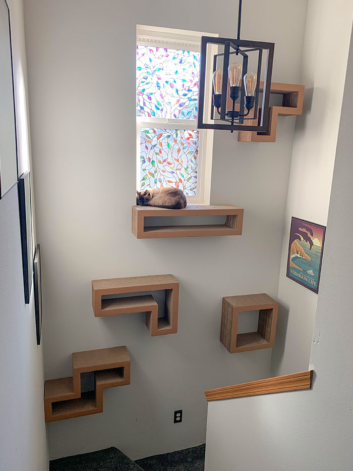 Mi torre para gatos que ahorra espacio
