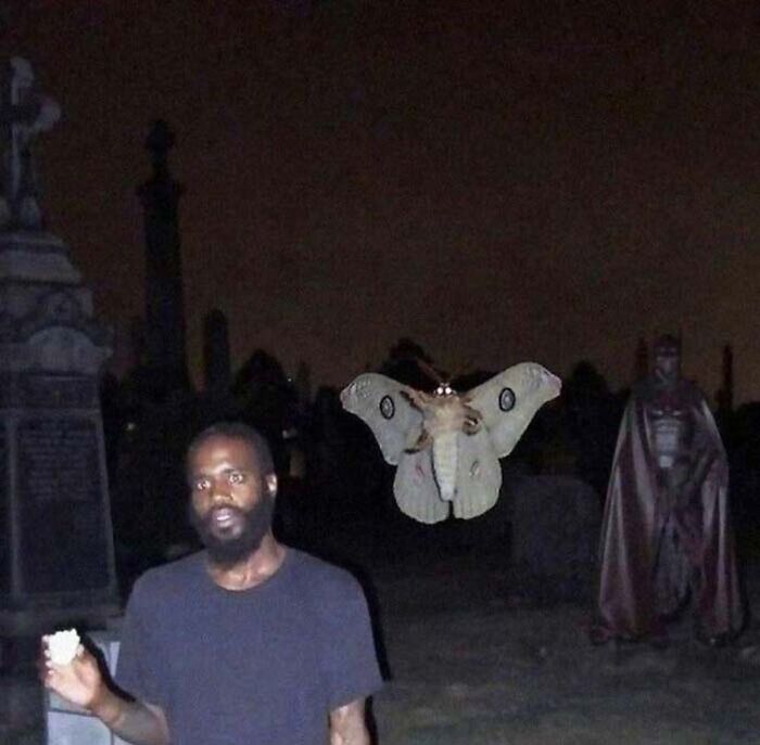 Apparently, There's A Dedicated Twitter Page Called "Cursed Images" And Here Are 30 Of The Weirdest Photos Posted On It