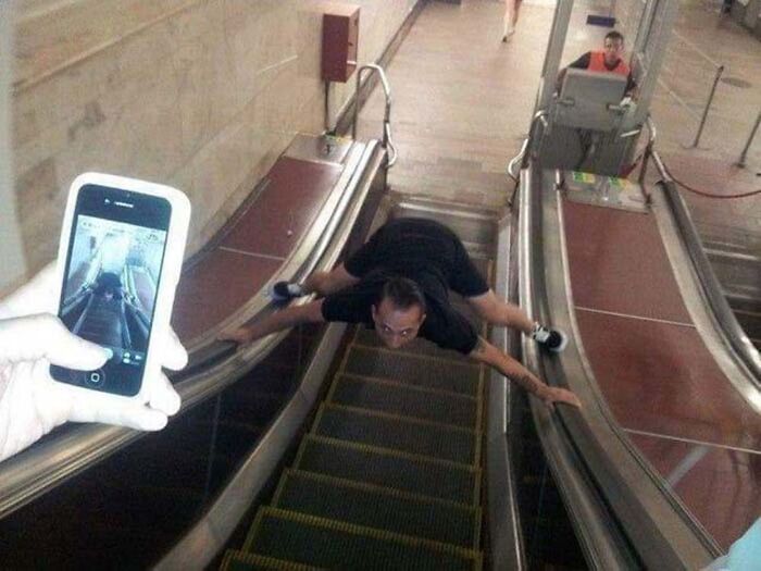 Apparently, There's A Dedicated Twitter Page Called "Cursed Images" And Here Are 30 Of The Weirdest Photos Posted On It