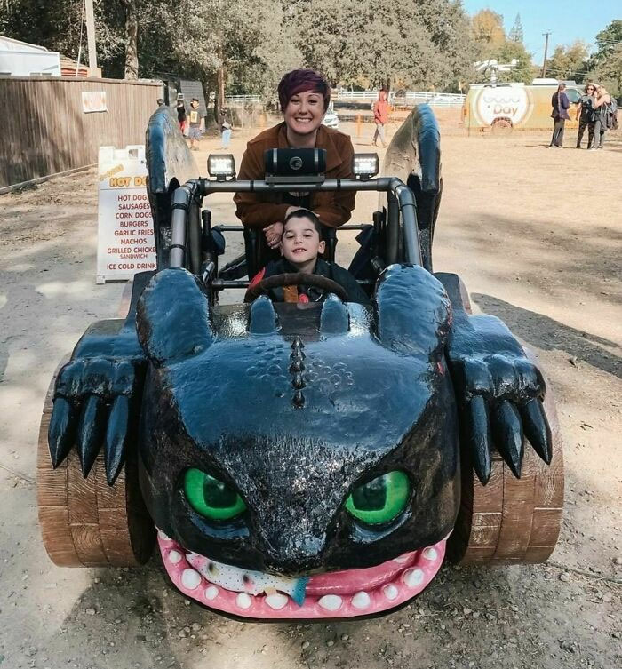 En serio, simplemente Wow. Jackson, de 8 años, tenía dos ideas para su silla de ruedas mágica, así que su constructor las combinó. Cory Hunt, te queremos