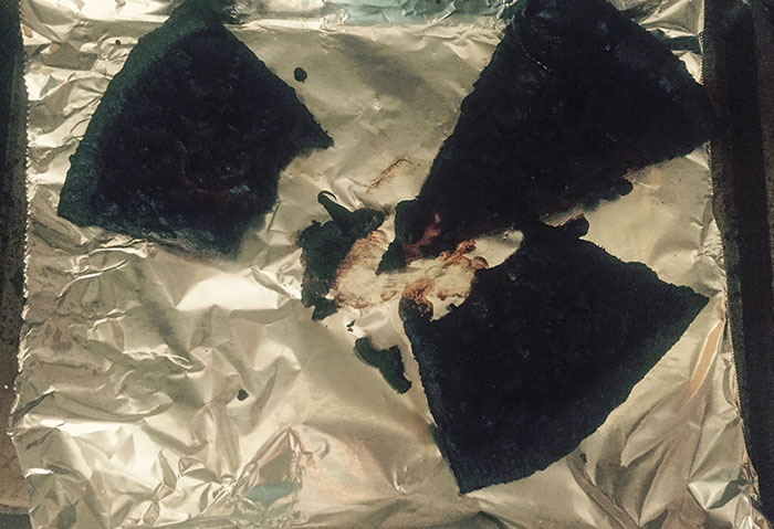 Accidentalmente creé vantablack cuando me olvidé la pizza