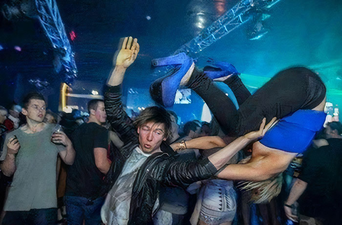 Cuando pensaba que ya había visto la peor foto de una fiesta, encontré esto