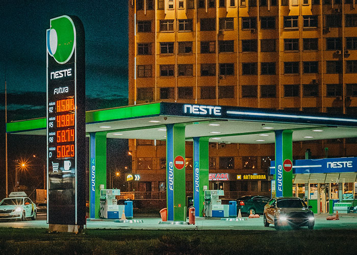 30 Situaciones donde supuestamente ahorramos dinero pero en realidad acabamos perdiéndolo
