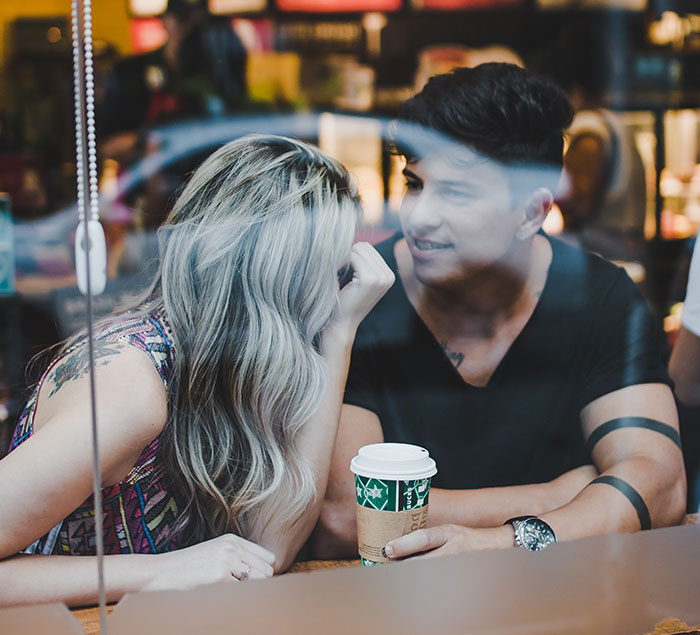 20 Hombres tan exasperantes que las mujeres tuvieron que bloquearlos enseguida