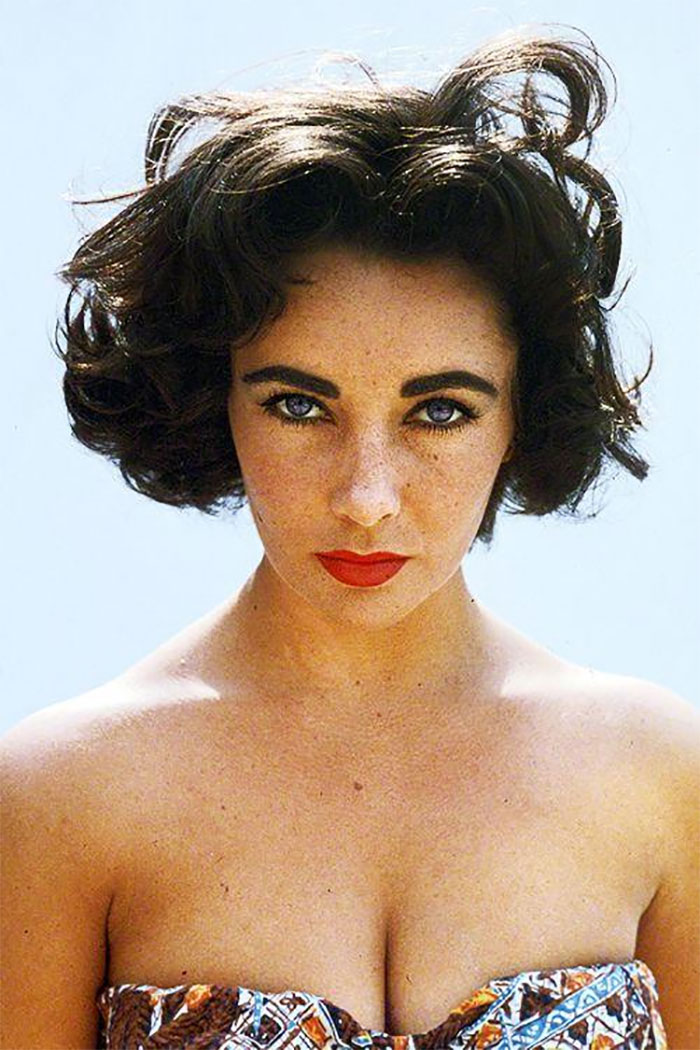 Elizabeth Taylor fotografiada por Robert Vose para la revista Look, 1956