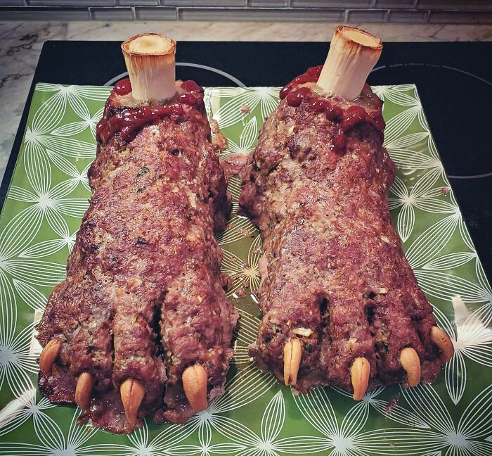 Pies de pan para la fiesta de Halloween