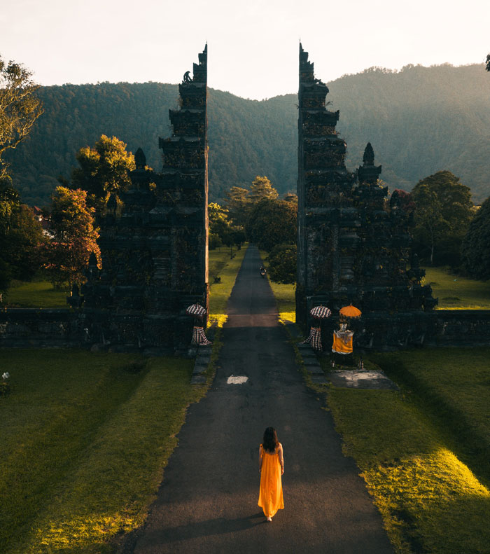 22 Cosas ignorantes e irrespetuosas que los turistas estadounidenses hacen en otros países