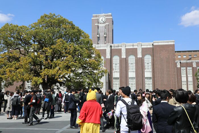 Kyoto University Permits Students To Put On Anything They Want For Graduation, And Here Are 35 Of The Most Brilliant Costume Ideas